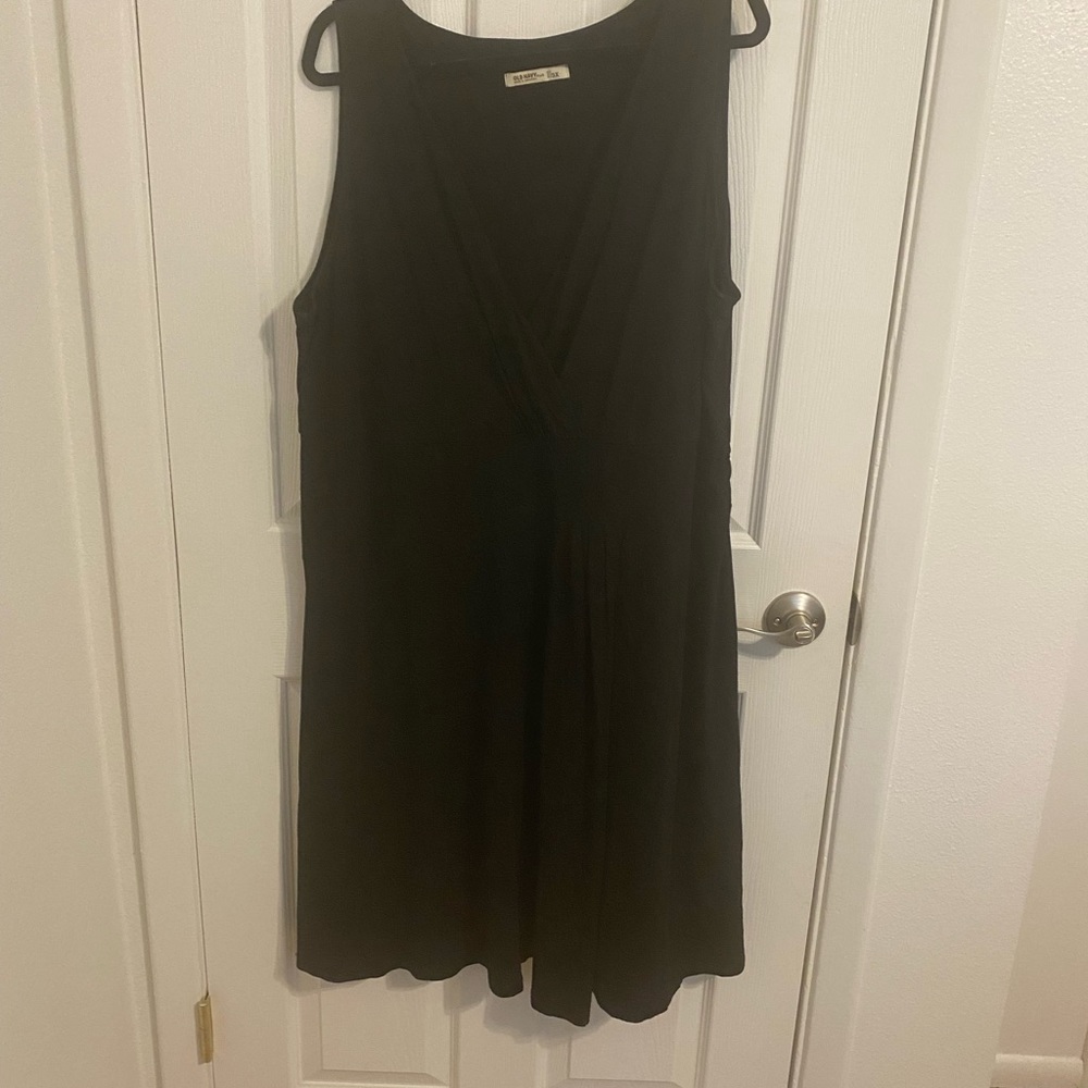 Old Navy black cotton v neck dress